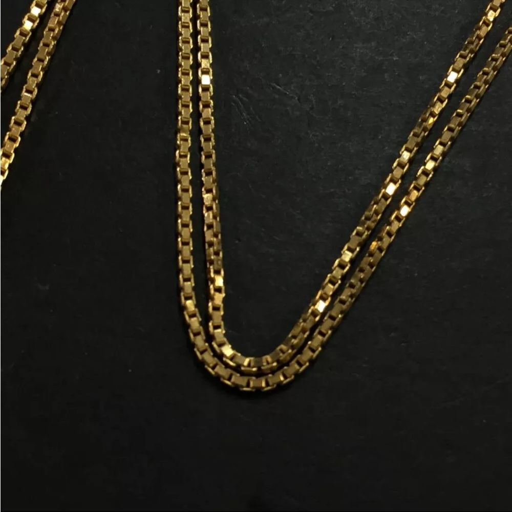 SOLD❤️ DIOR Gold Star Logo Circular Cutout Detail Necklace - Picture 10 of 11